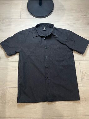 Yago Short Sleeve Button-Down Shirt in Black